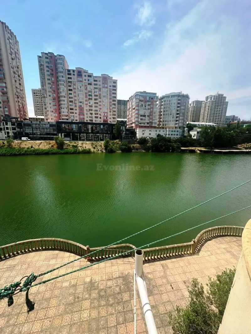 3 otaqlı Mənzil 155 m² Elmlər Akademiyası m. Kirayə verilir