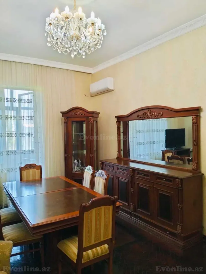 3 otaqlı Mənzil 80 m² Elmlər Akademiyası m. Kirayə verilir