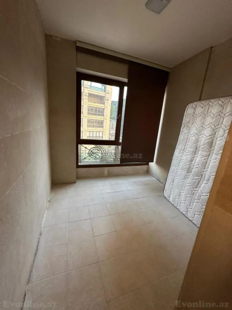 Kirayə verilir 3 otaqlı Mənzil Yeni tikili 150 m² 28 May m. - şəkil 4
