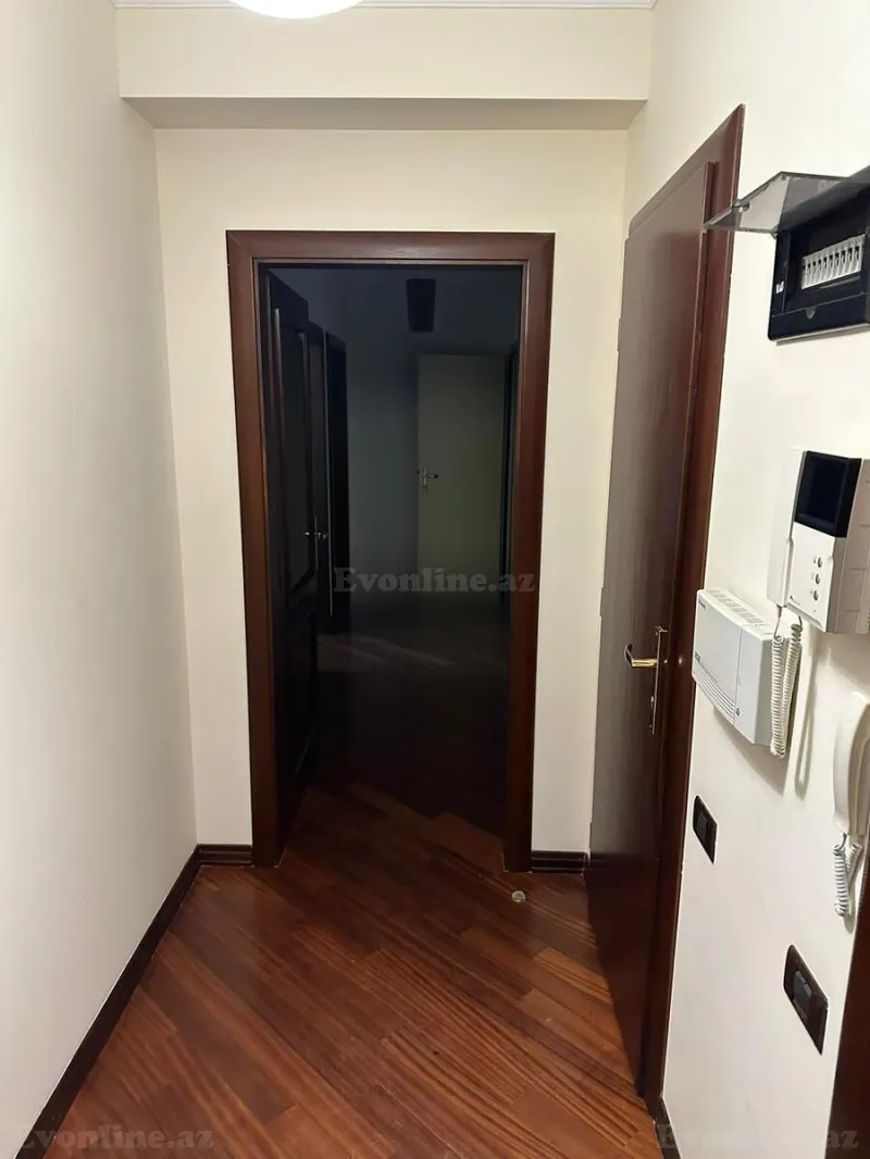 Kirayə verilir 3 otaqlı Mənzil Yeni tikili 150 m² 28 May m. - şəkil 10
