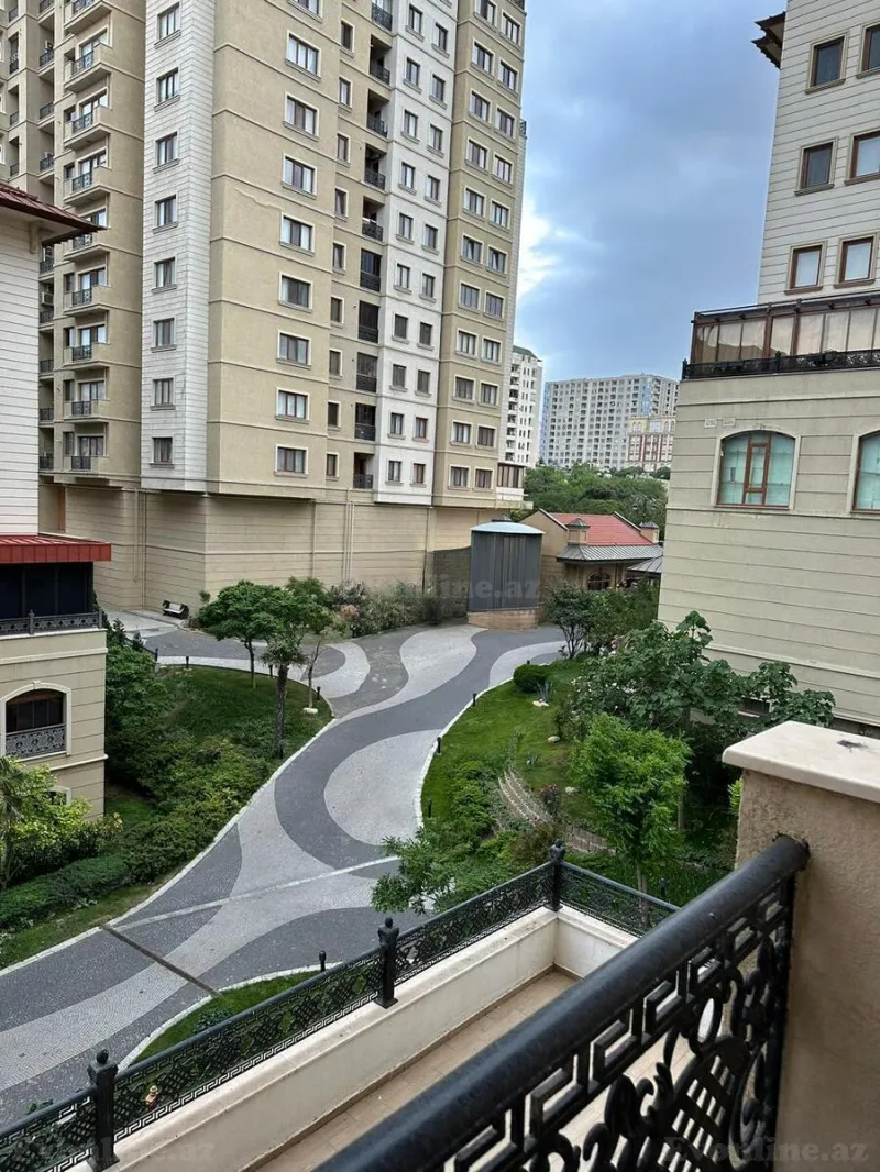 Kirayə verilir Ofis 300 m² Gənclik m.