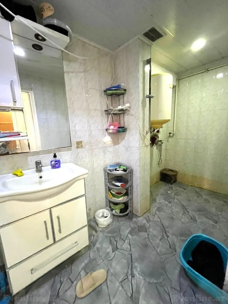 Satılır 3 otaqlı Mənzil Köhnə tikili 70 m² Gənclik m. - şəkil 5