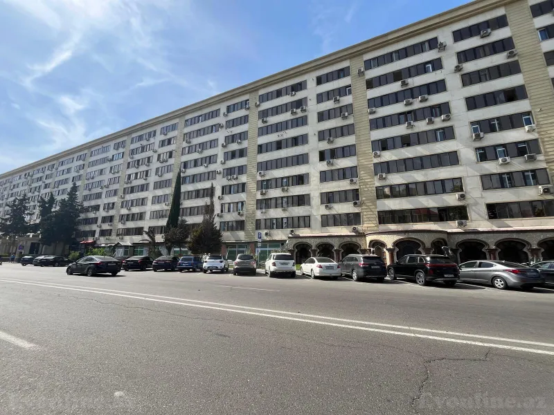 Satılır 3 otaqlı Mənzil Köhnə tikili 70 m² Gənclik m. - şəkil 8
