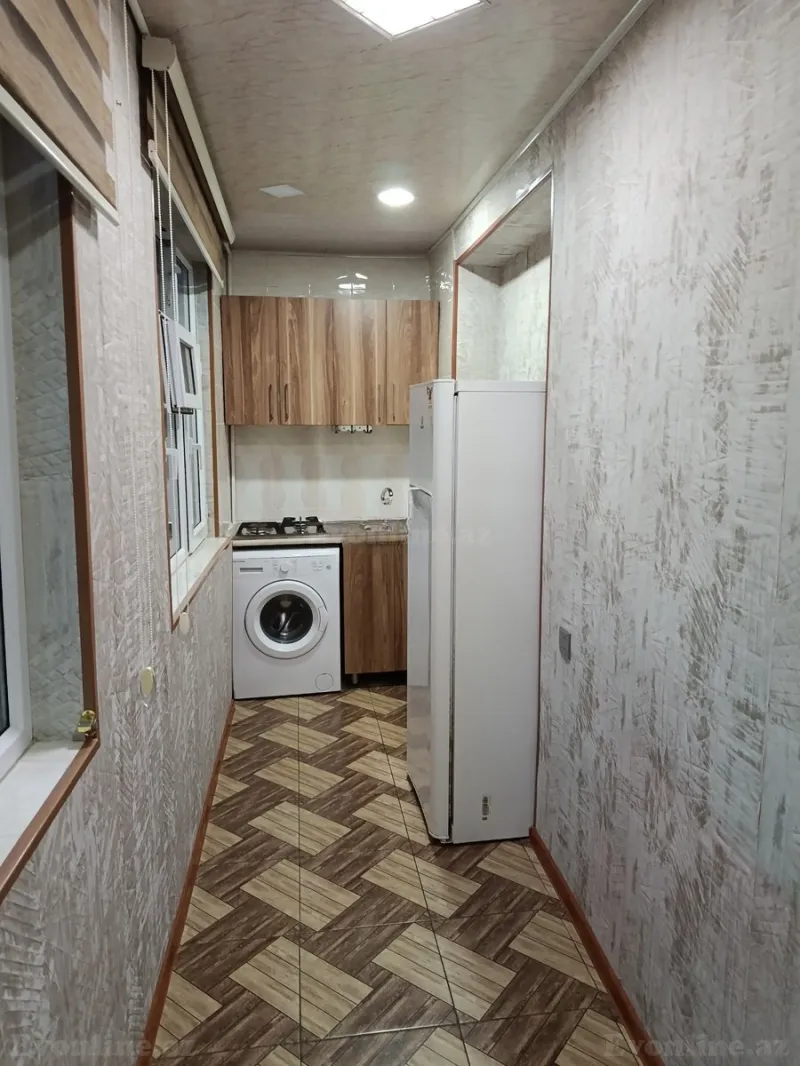 Kirayə verilir 3 otaqlı Mənzil Köhnə tikili 52 m² Yeni Günəşli