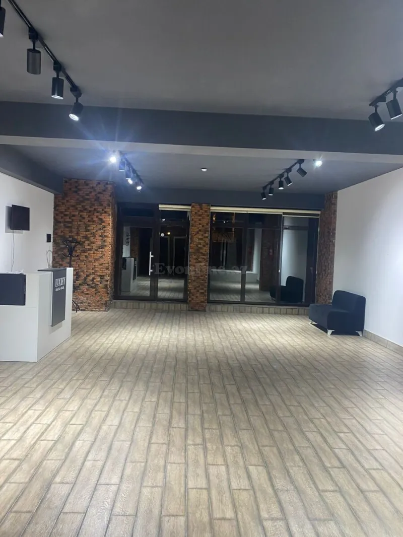 Satılır Obyekt 115 m² İnşaatçılar m. - şəkil 2