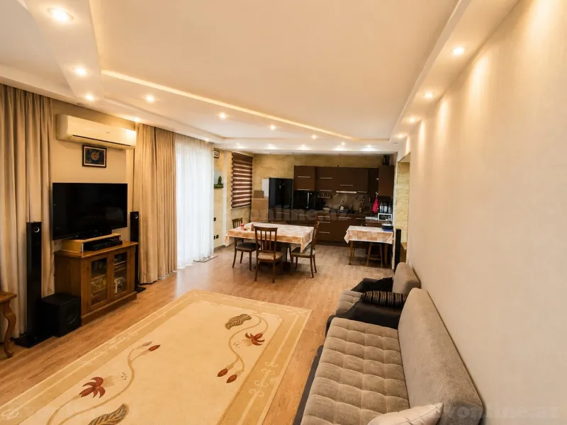 3 otaqlı Mənzil 85 m² Elmlər Akademiyası m. Kirayə verilir