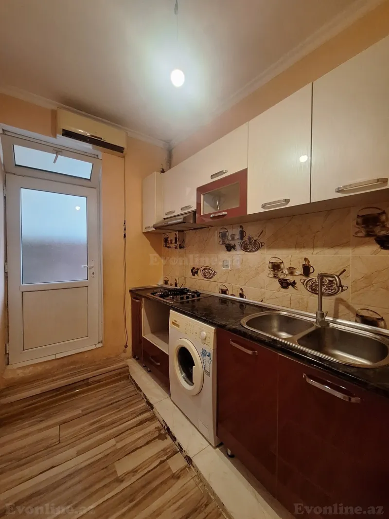 Kirayə verilir 2 otaqlı Həyət evi 50 m² İnşaatçılar m. - şəkil 13