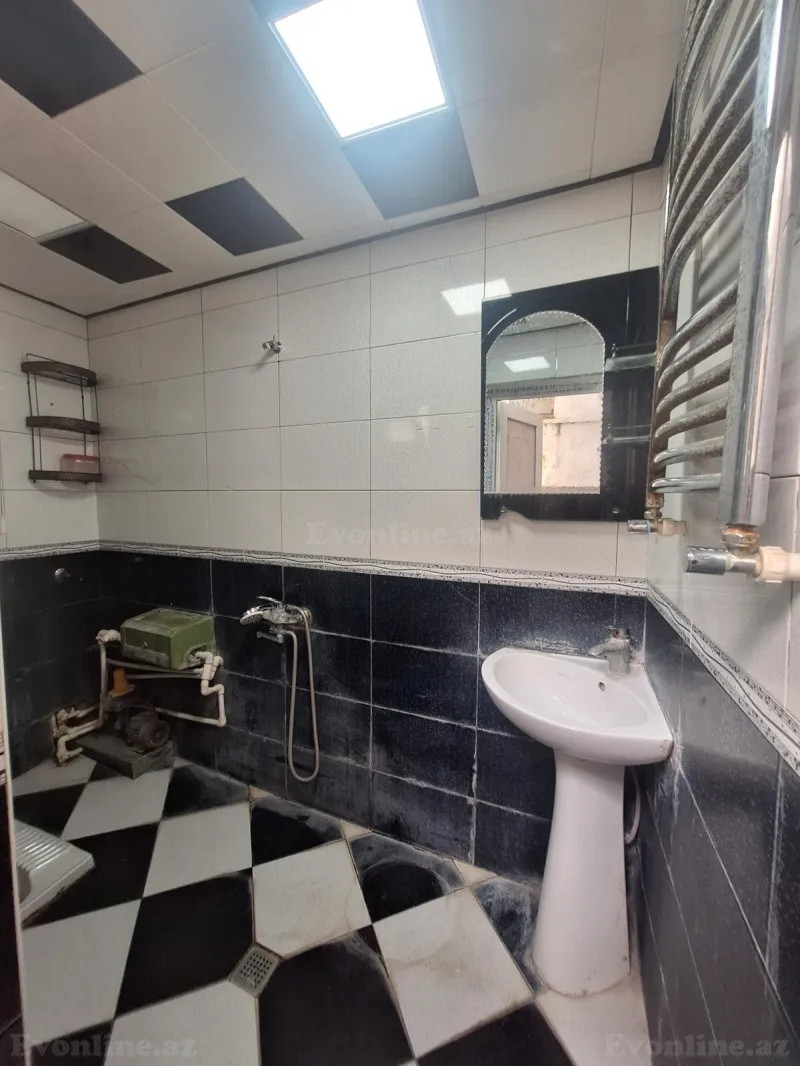 Kirayə verilir 2 otaqlı Həyət evi 50 m² İnşaatçılar m. - şəkil 16