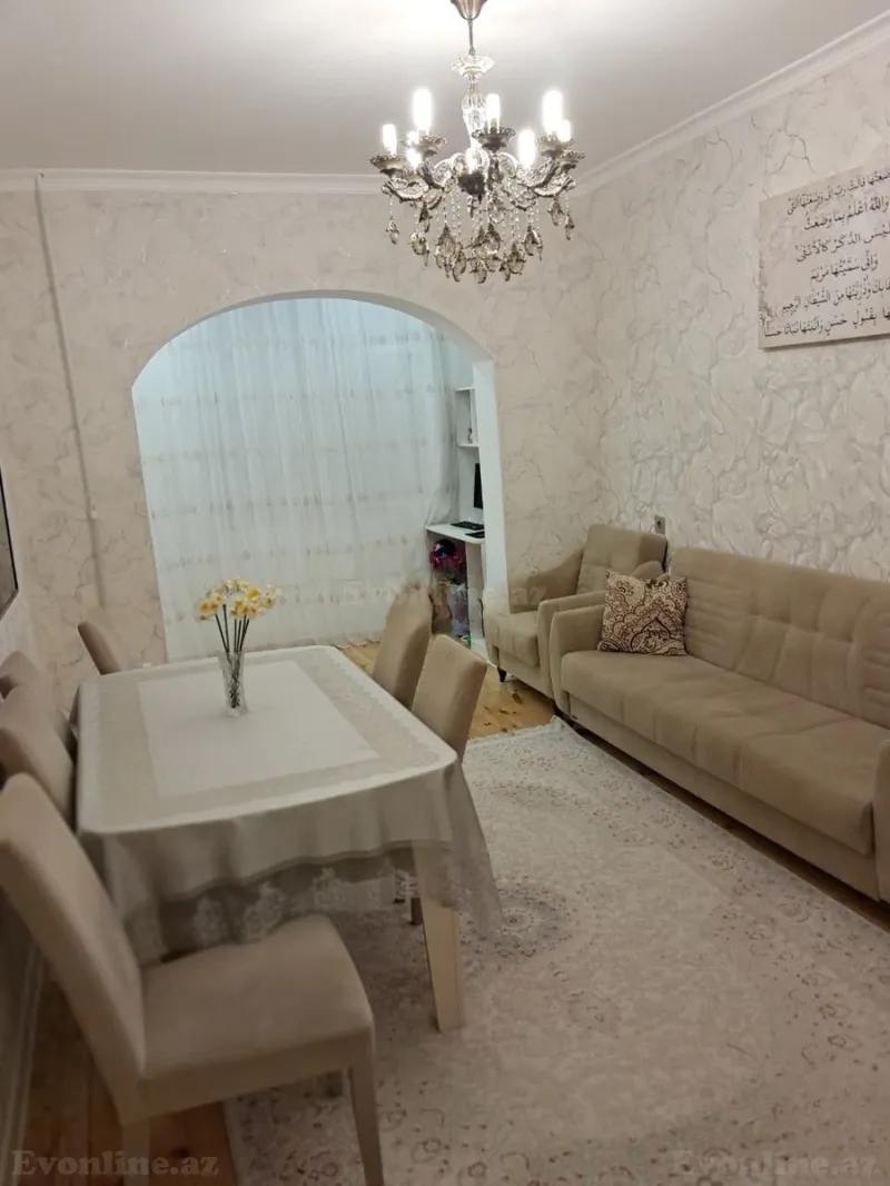 2 otaqlı Mənzil 60 m² 8-ci mikrorayon Satılır