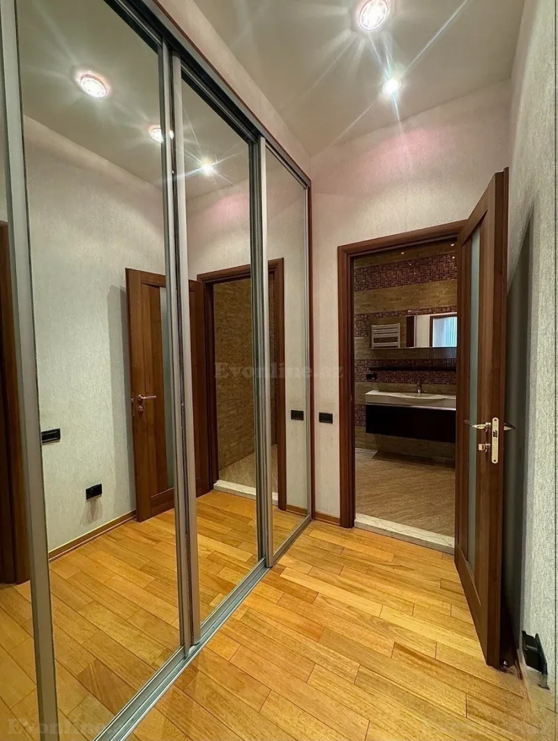 Satılır 4 otaqlı Mənzil Yeni tikili 180 m² Xətai r. - şəkil 19