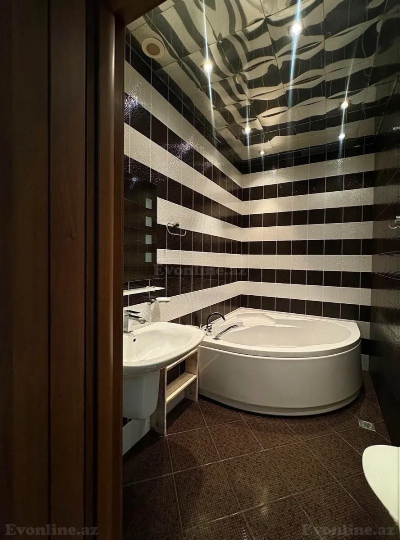 Satılır 4 otaqlı Mənzil Yeni tikili 180 m² Xətai r. - şəkil 21