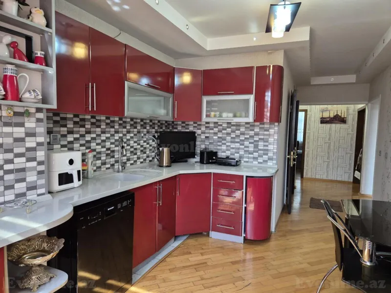 Satılır 4 otaqlı Mənzil Köhnə tikili 120 m² Xətai r. - şəkil 4