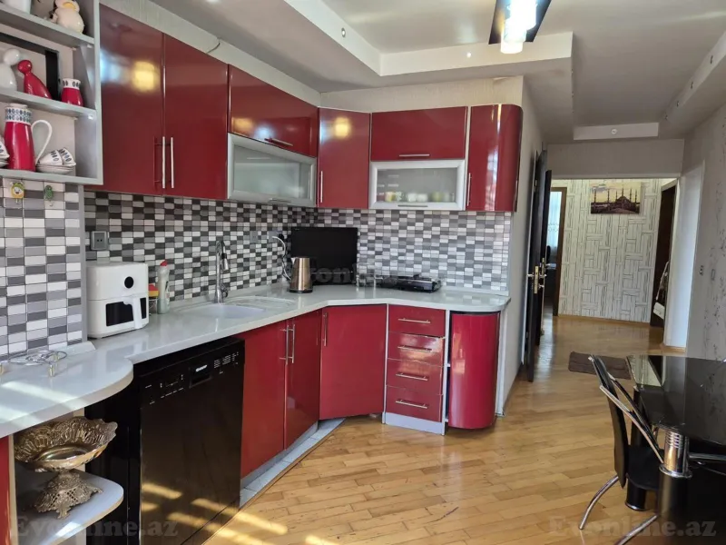 Satılır 4 otaqlı Mənzil Köhnə tikili 120 m² Xətai r. - şəkil 5