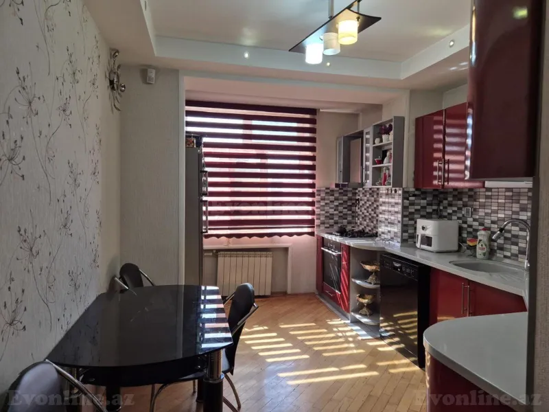 Satılır 4 otaqlı Mənzil Köhnə tikili 120 m² Xətai r. - şəkil 6