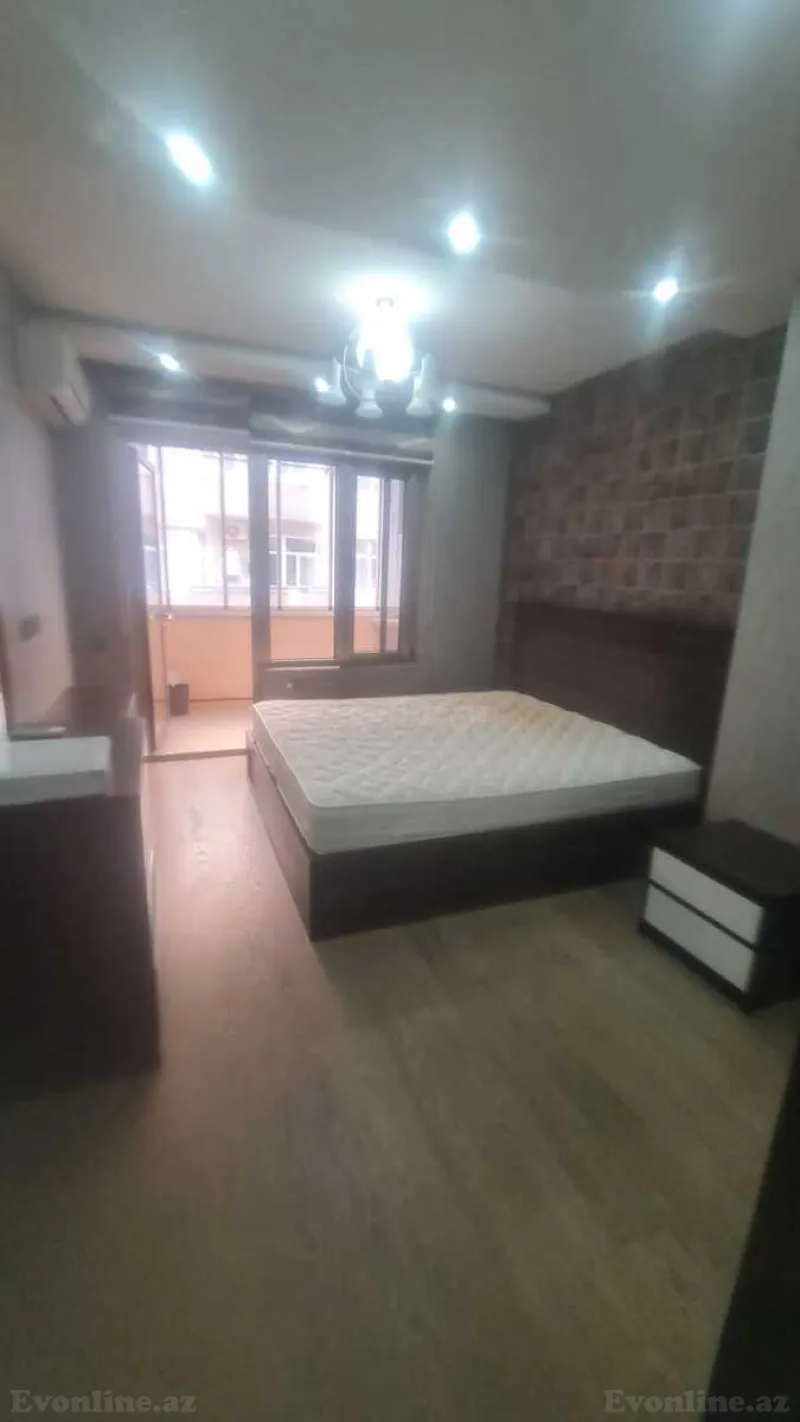 2 otaqlı Mənzil 70 m² 8 Noyabr m. Kirayə verilir