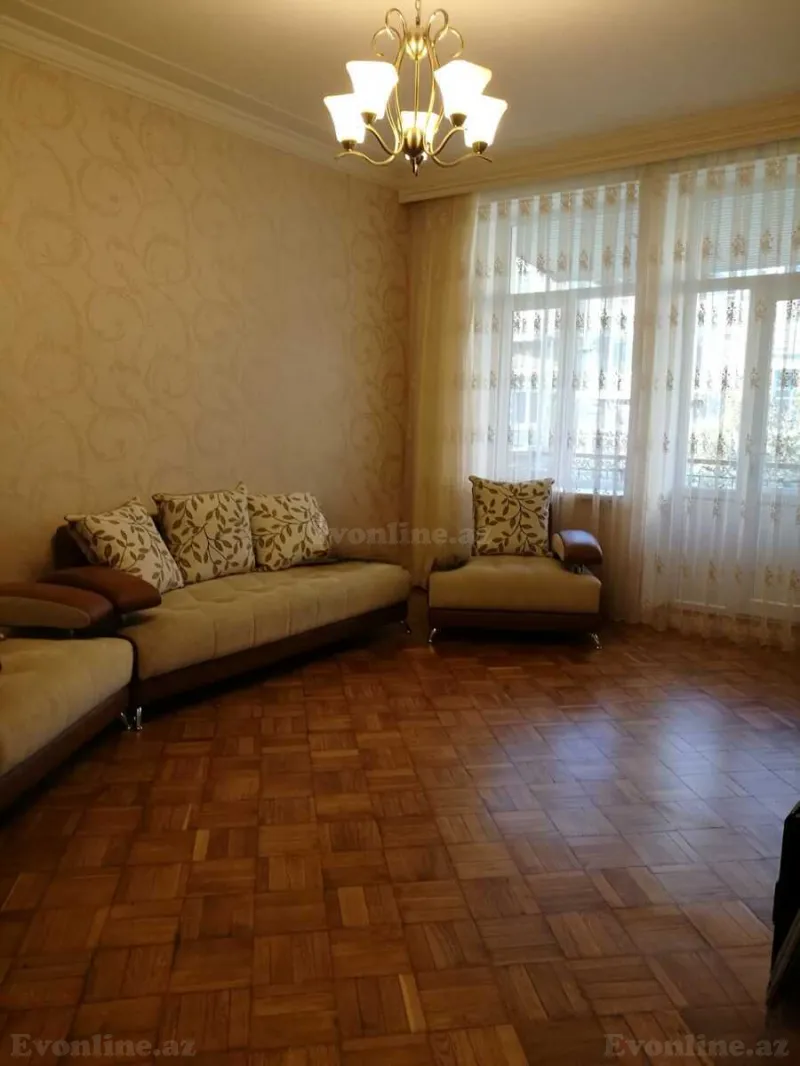 2 otaqlı Mənzil 72 m² 28 May m. Kirayə verilir