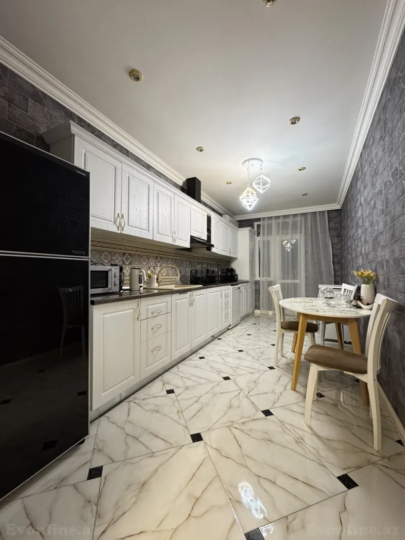 Satılır 3 otaqlı Mənzil Yeni tikili 120 m² İnşaatçılar m. - şəkil 4