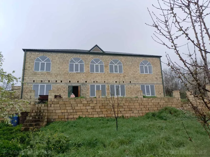 Satılır 8 otaqlı Həyət evi 221 m² Quba
