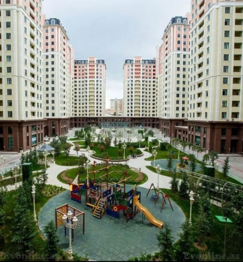 4 otaqlı Mənzil 177 m² Elmlər Akademiyası m. Satılır