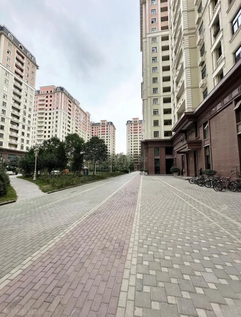Satılır 4 otaqlı Mənzil Yeni tikili 177 m² Elmlər Akademiyası m. - şəkil 2