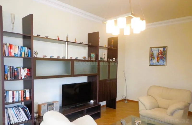 2 otaqlı Mənzil 90 m² Elmlər Akademiyası m. Kirayə verilir