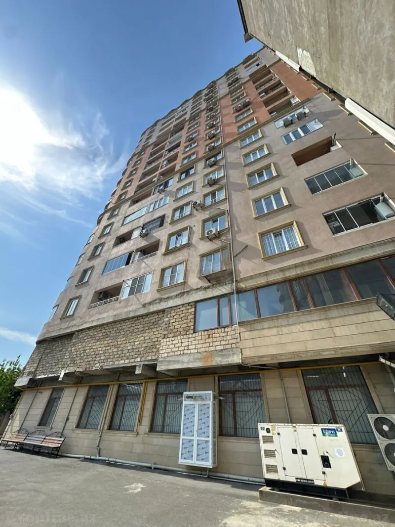 2 otaqlı Mənzil 103 m² İnşaatçılar m. Satılır