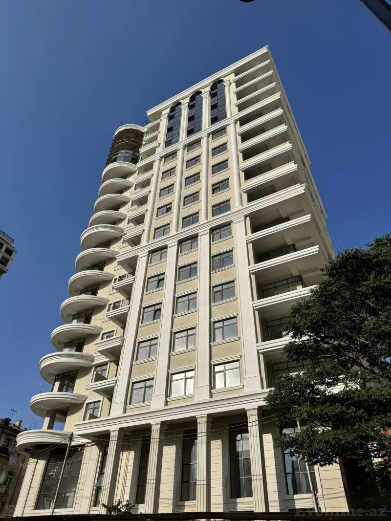 Satılır 2 otaqlı Mənzil Yeni tikili 79 m² 28 May m.