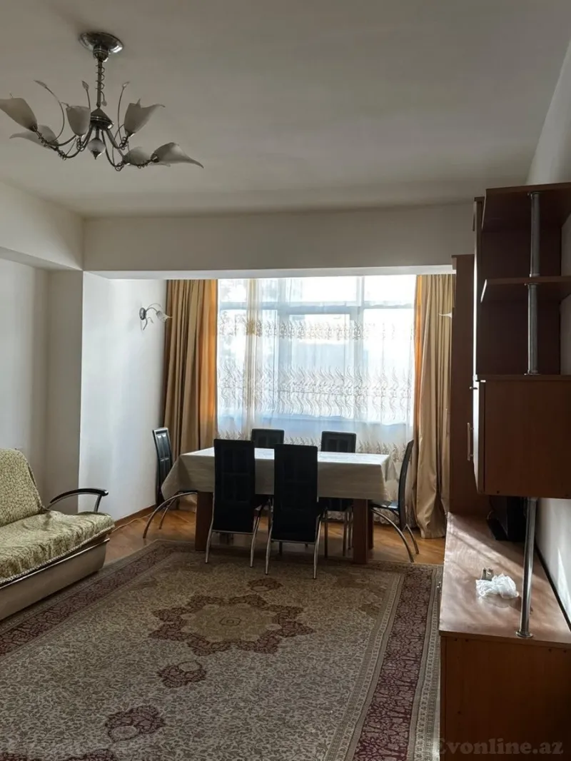 3 otaqlı Mənzil 95 m² İnşaatçılar m. Kirayə verilir