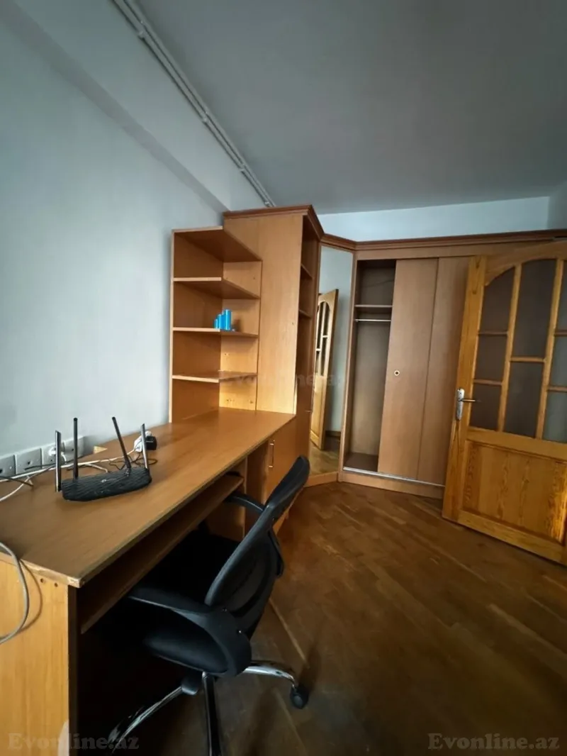 Kirayə verilir 3 otaqlı Mənzil Köhnə tikili 95 m² İnşaatçılar m. - şəkil 5