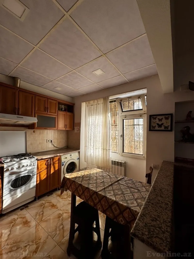 Kirayə verilir 3 otaqlı Mənzil Köhnə tikili 95 m² İnşaatçılar m. - şəkil 6