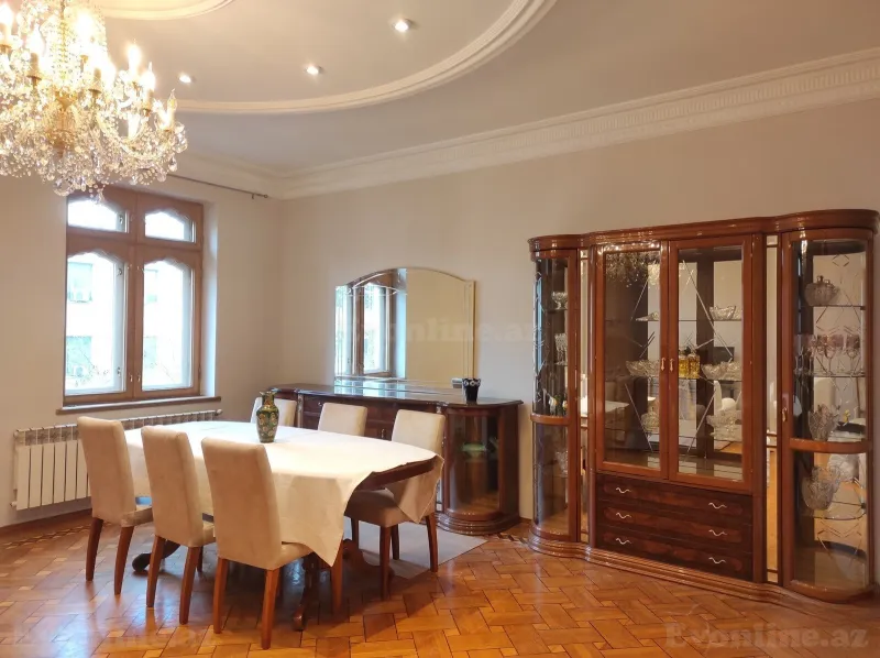 2 otaqlı Mənzil 70 m² 28 May m. Kirayə verilir