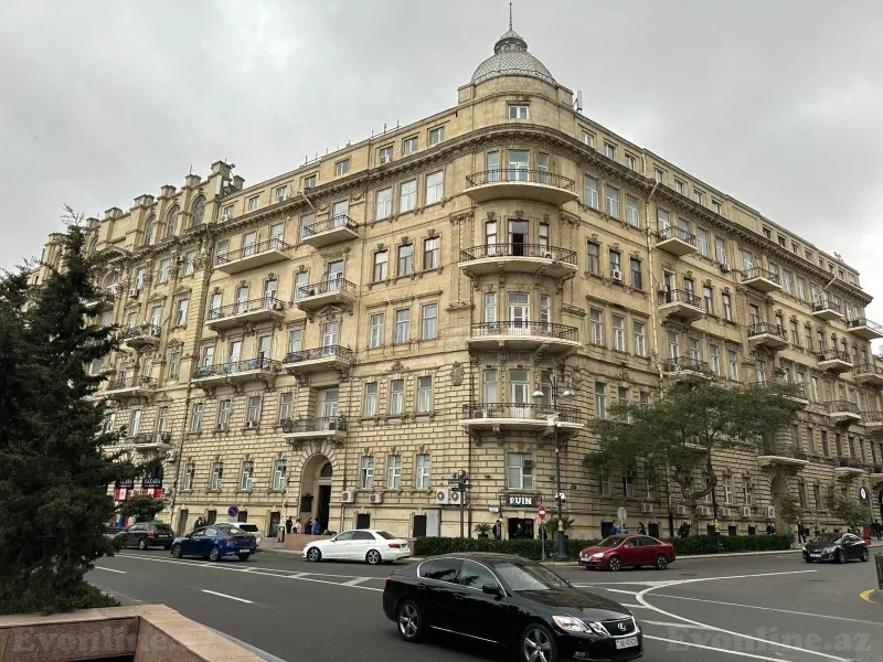 2 otaqlı Ofis 75 m² Səbail r. Kirayə verilir