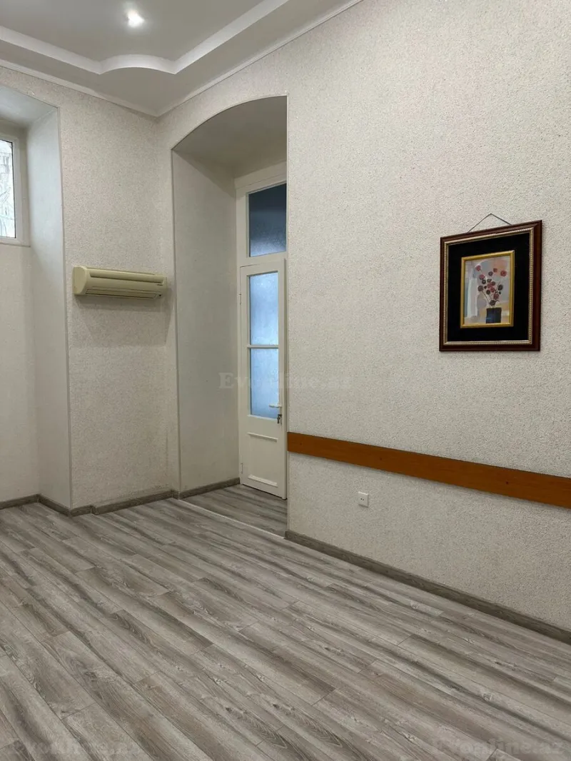 Kirayə verilir Ofis 75 m² Səbail r. - şəkil 2