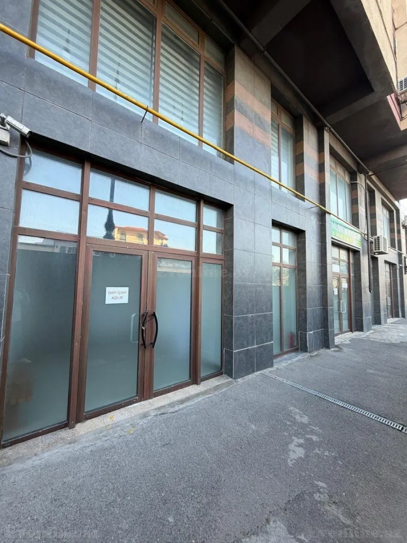 Obyekt 575 m² Xətai r. Satılır