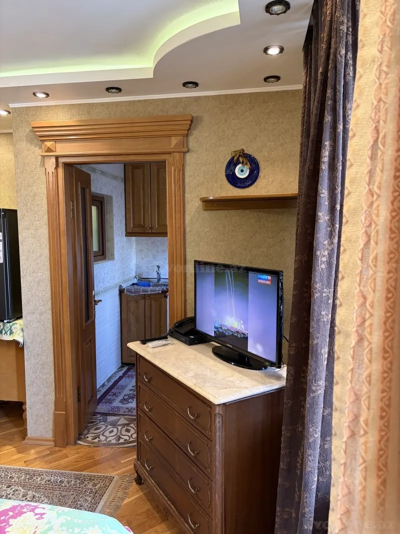 Kirayə verilir 1 otaqlı Mənzil Köhnə tikili 35 m² Səbail r. - şəkil 15