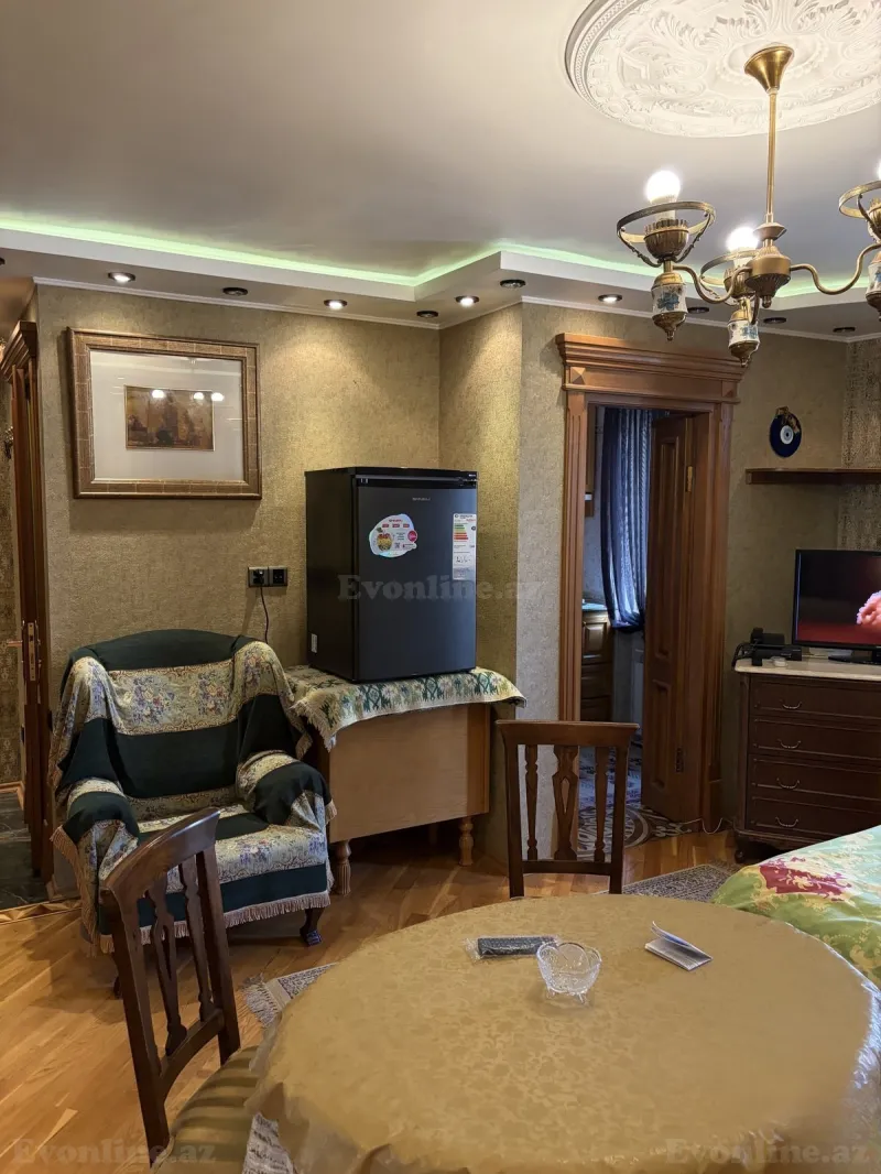 Kirayə verilir 1 otaqlı Mənzil Köhnə tikili 35 m² Səbail r. - şəkil 21