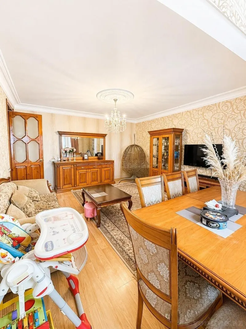 Bakı, Sabunçu r., Bakıxanovda 4 otaqlı mənzil satılır