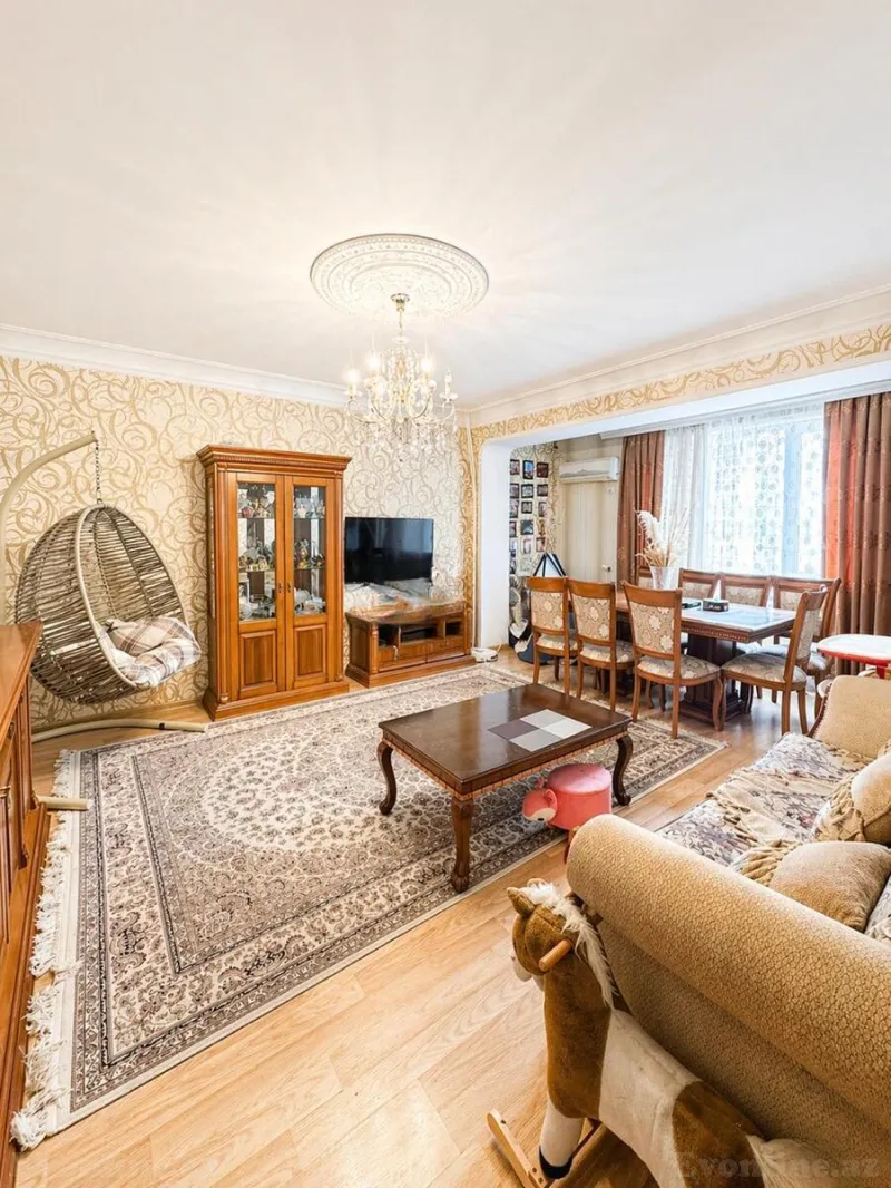 Satılır 4 otaqlı Mənzil Köhnə tikili 120 m² Bakıxanov - şəkil 2