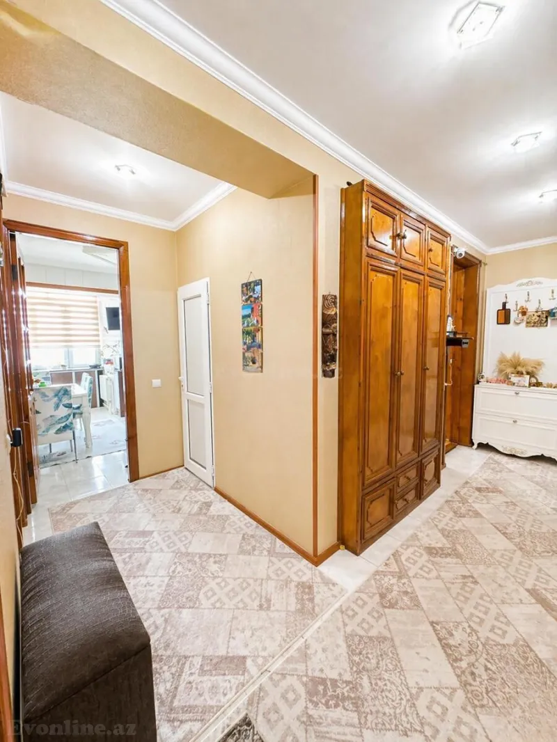 Satılır 4 otaqlı Mənzil Köhnə tikili 120 m² Bakıxanov - şəkil 3