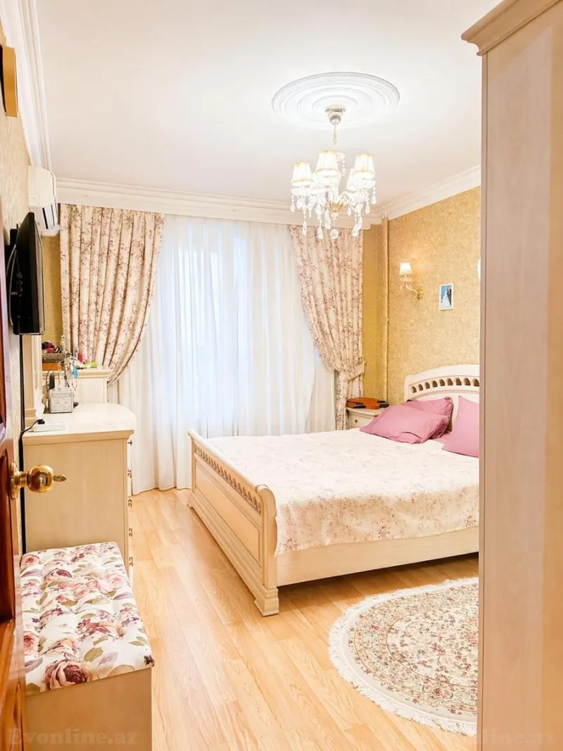 Satılır 4 otaqlı Mənzil Köhnə tikili 120 m² Bakıxanov - şəkil 4