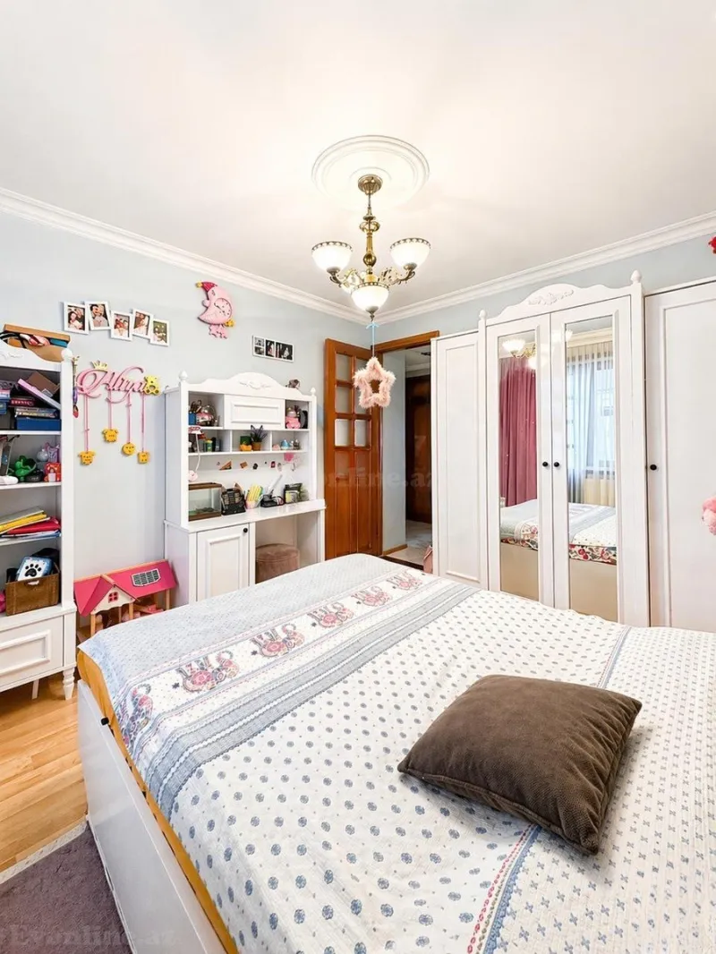 Satılır 4 otaqlı Mənzil Köhnə tikili 120 m² Bakıxanov - şəkil 7