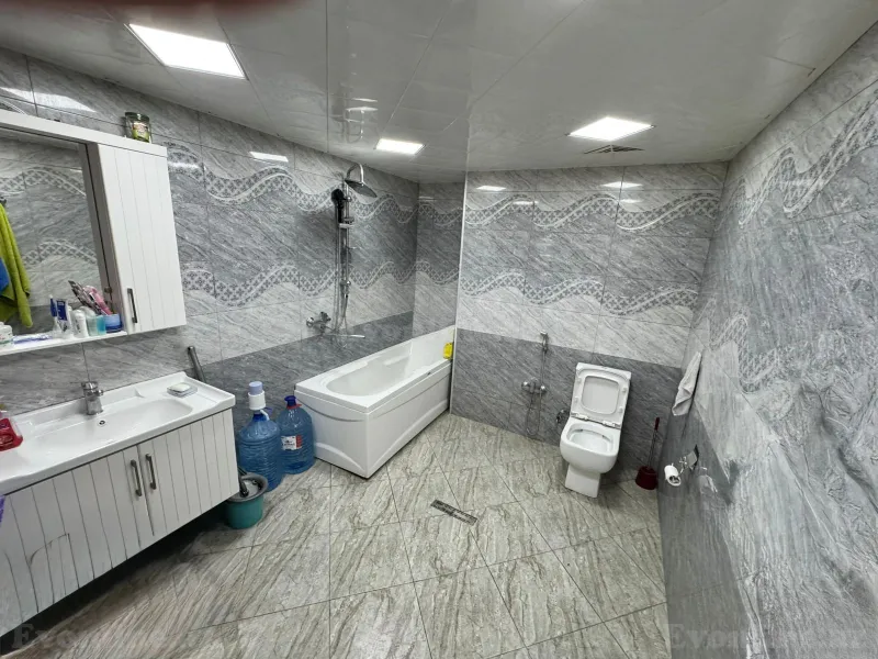 Satılır 2 otaqlı Mənzil Yeni tikili 109.1 m² Xalqlar Dostluğu m. - şəkil 2
