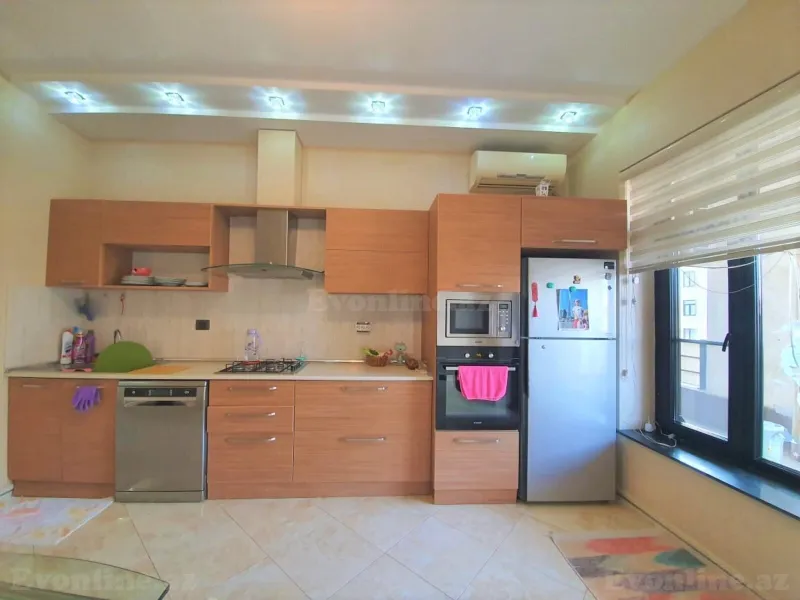 Kirayə verilir 3 otaqlı Mənzil Yeni tikili 160 m² Xətai r. - şəkil 22