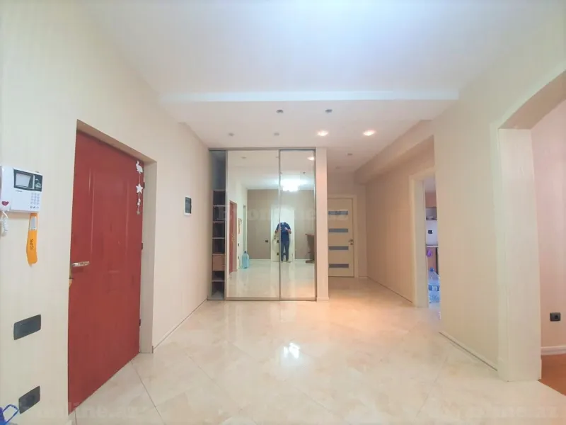 Kirayə verilir 3 otaqlı Mənzil Yeni tikili 160 m² Xətai r. - şəkil 23