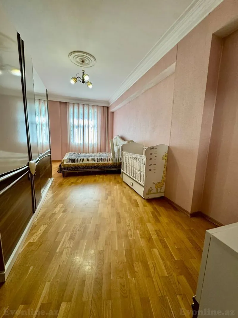 Satılır 4 otaqlı Mənzil Yeni tikili 195 m² Azadlıq prospekti m. - şəkil 2