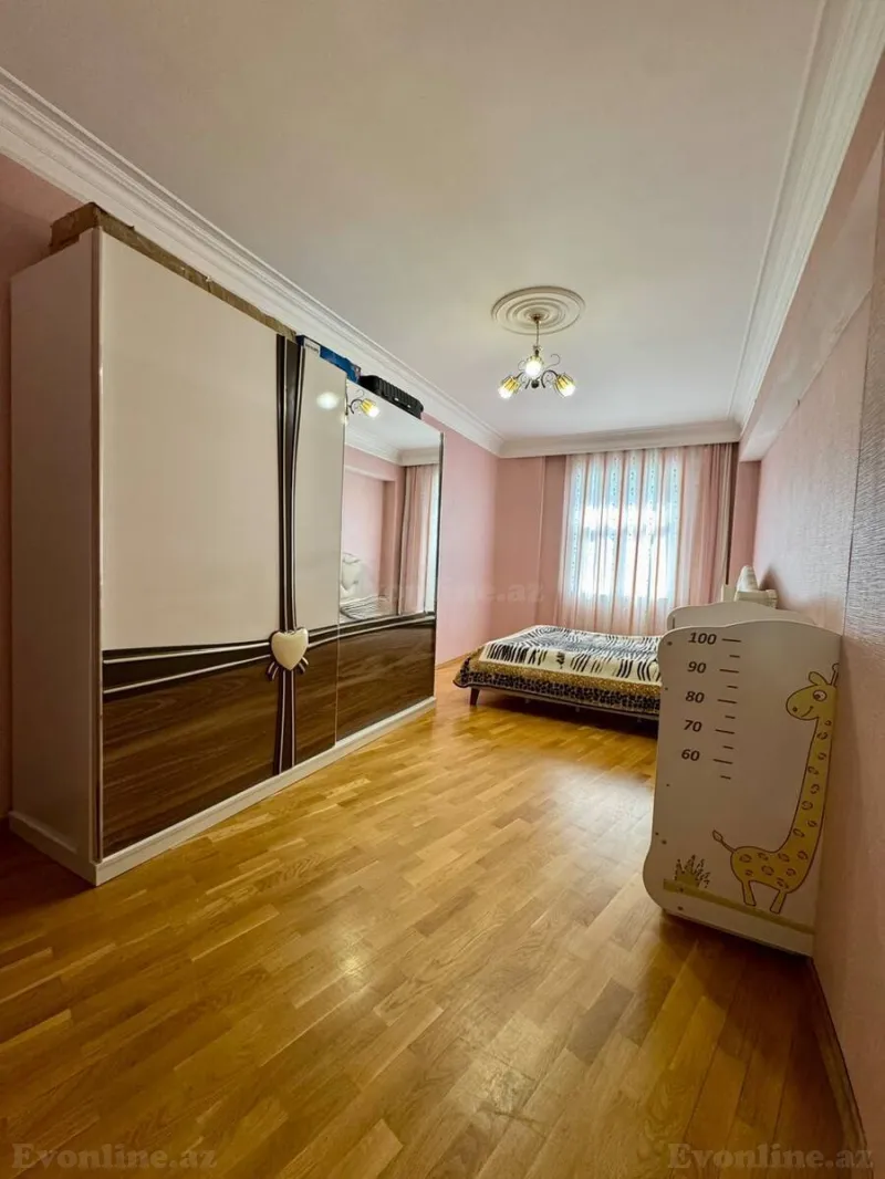 Satılır 4 otaqlı Mənzil Yeni tikili 195 m² Azadlıq prospekti m. - şəkil 3