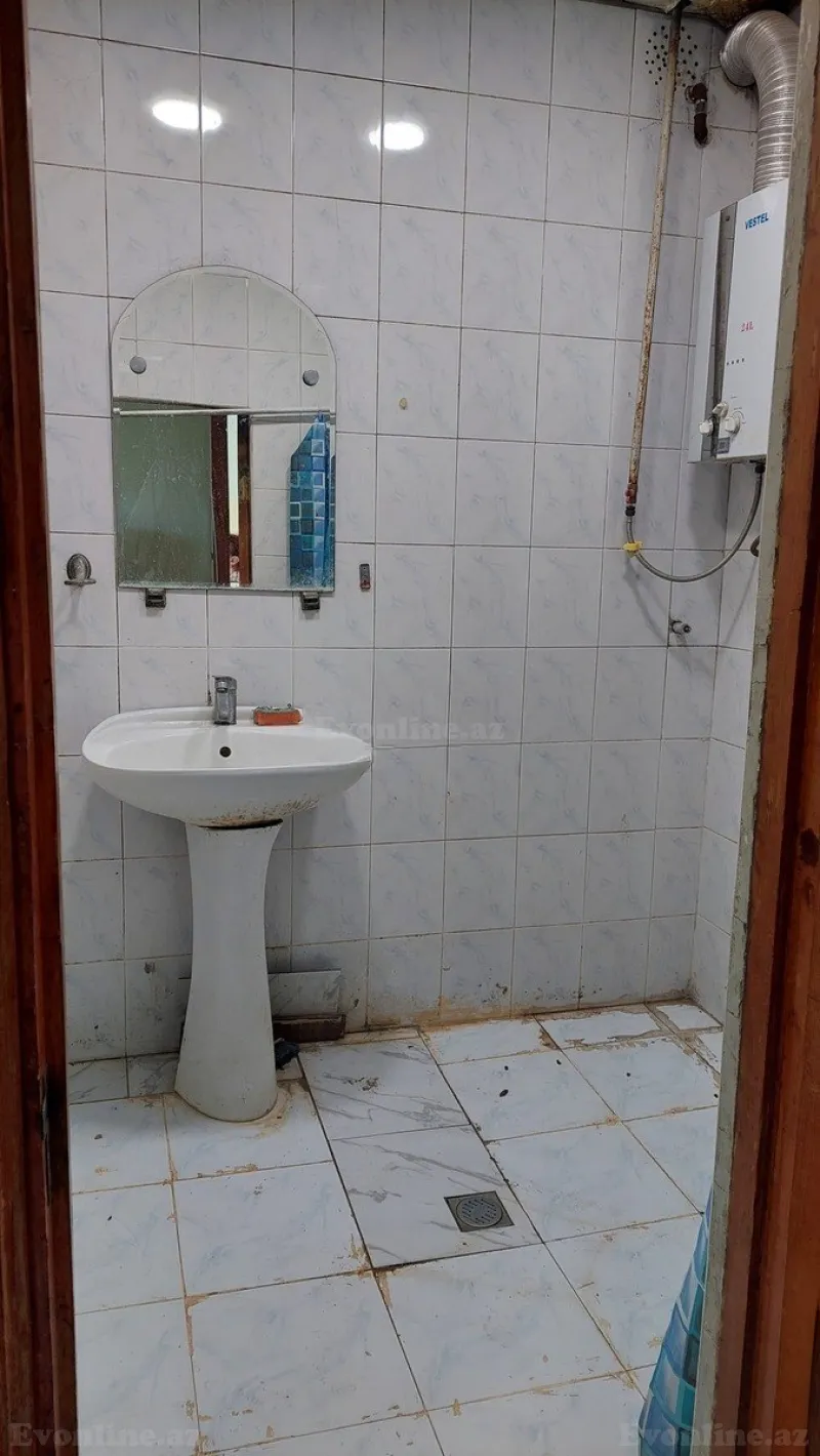 Satılır 2 otaqlı Mənzil Köhnə tikili 65 m² Bakıxanov - şəkil 8