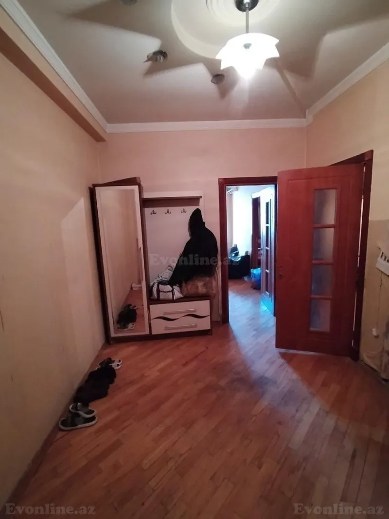 Bakı, Memar Əcəmi m.da 2 otaqlı mənzil kirayə verilir