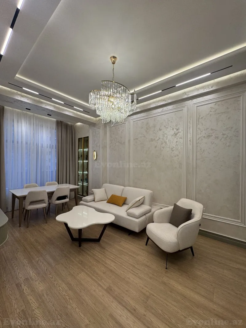 Bakı, Nəsimi r., 28 May m.da 2 otaqlı mənzil satılır