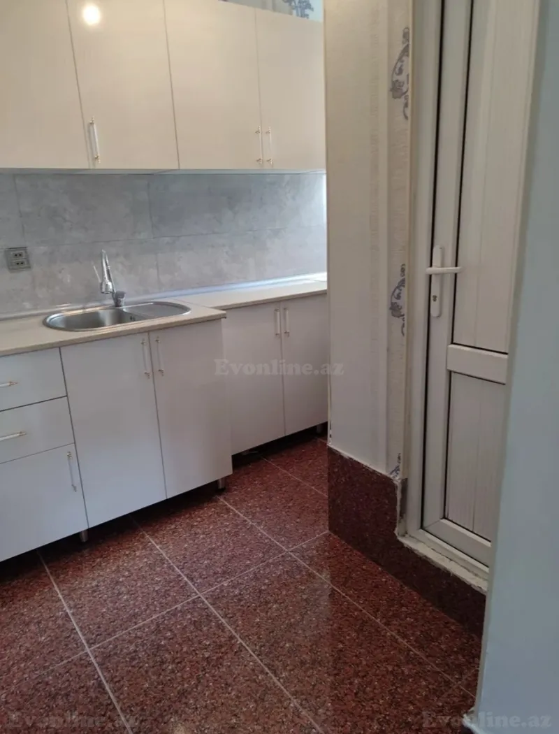 Kirayə verilir 2 otaqlı Həyət evi 45 m² M.Ə.Rəsulzadə - şəkil 6